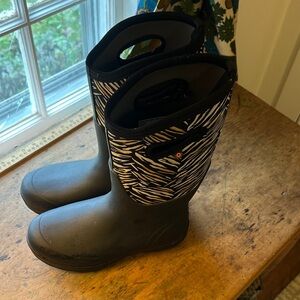 Bogs Neo-Classic Tall Exotic Print Boots - Women's size 9 barely worn